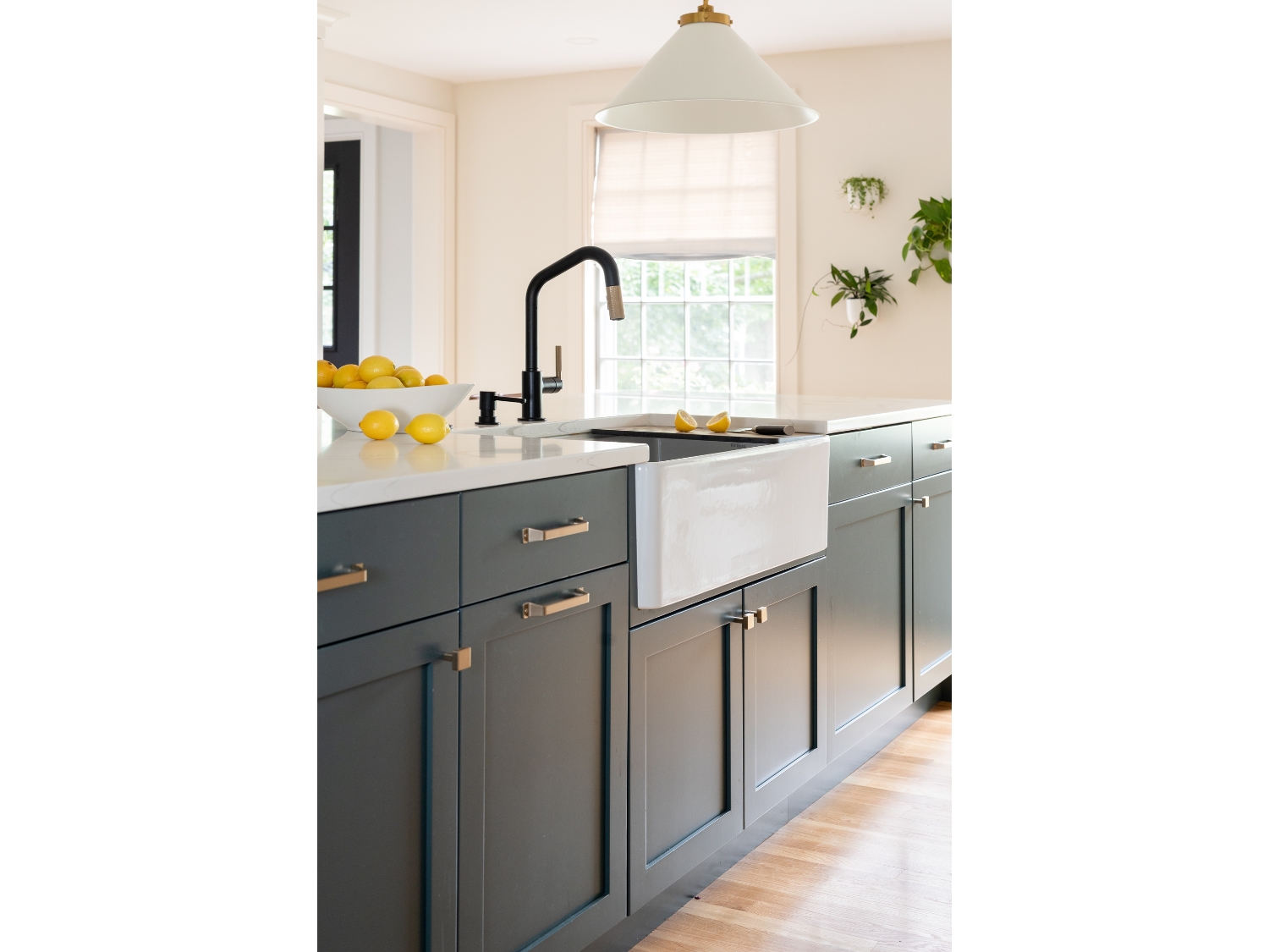 kitchen island_side view